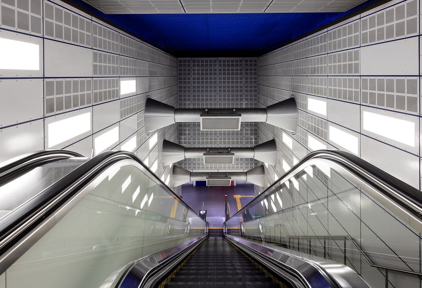 Image 8 out of the series KVB
Stations