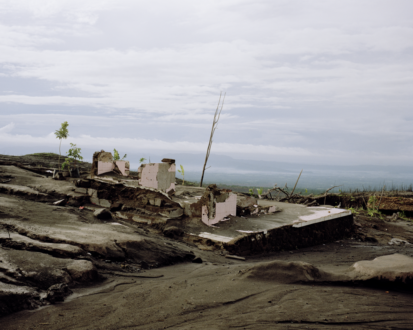 Image 4 out of the series After eruption
Merapi
Indonesia