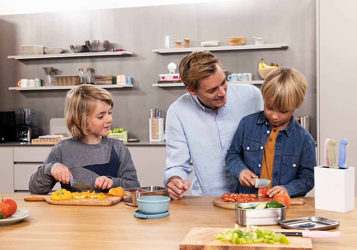 Image 5 out of the series Wüsthof
Junior campaign